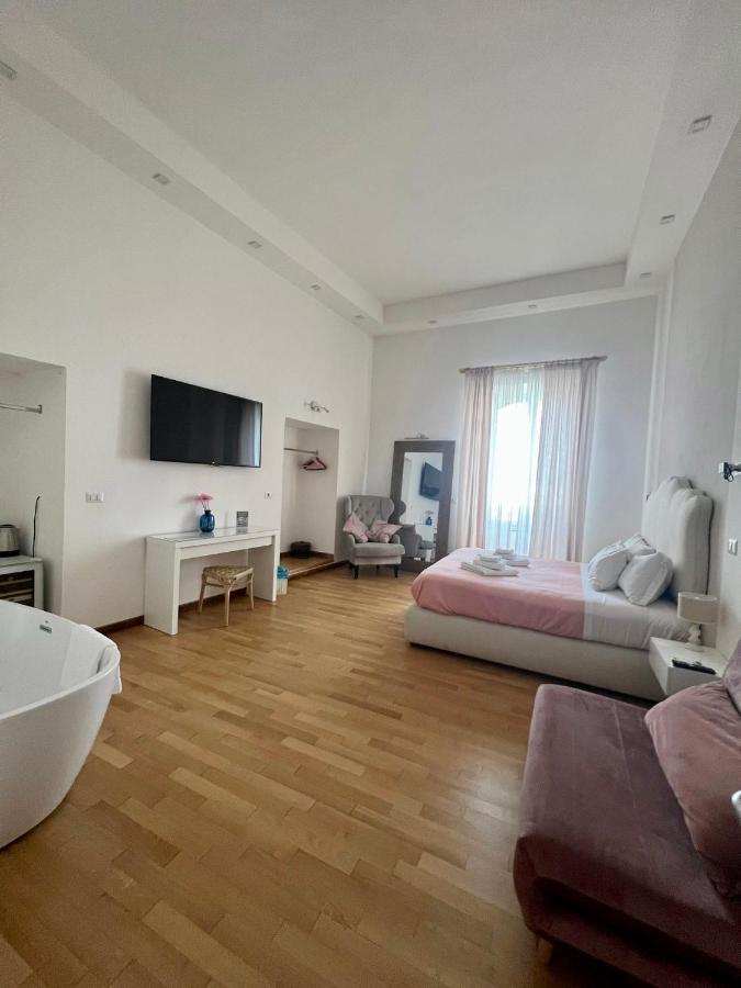 Caracciolo Beb Couette-café